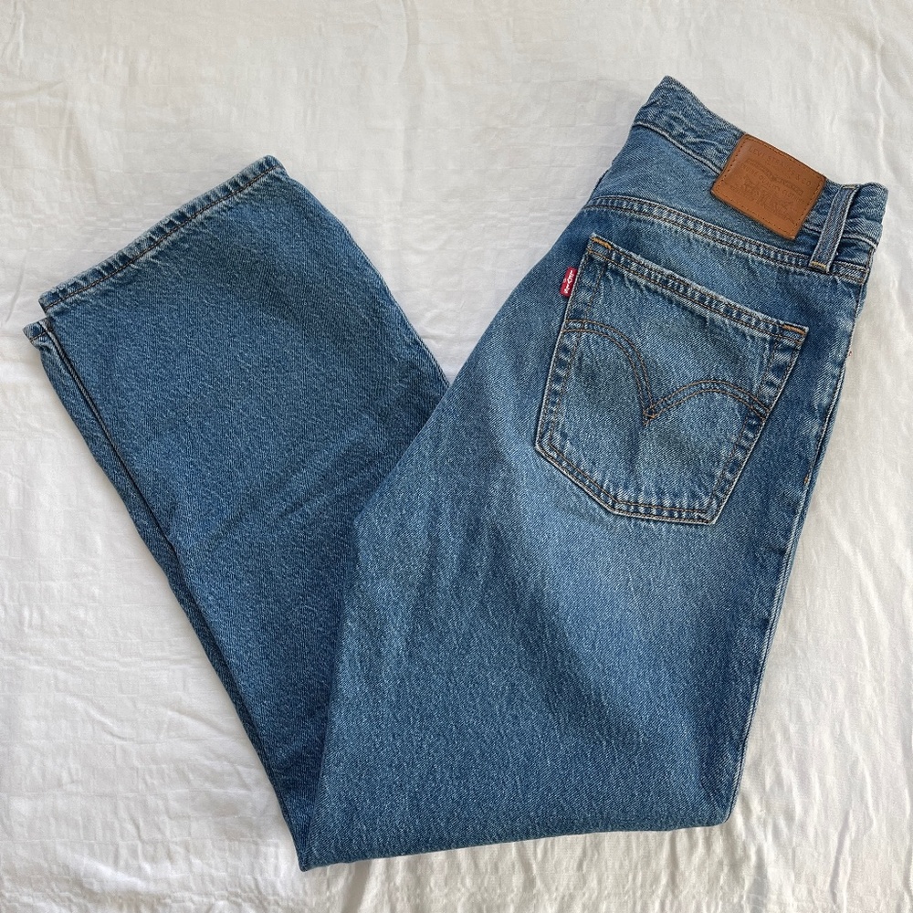 Like New Levi's Ribcage Jeans